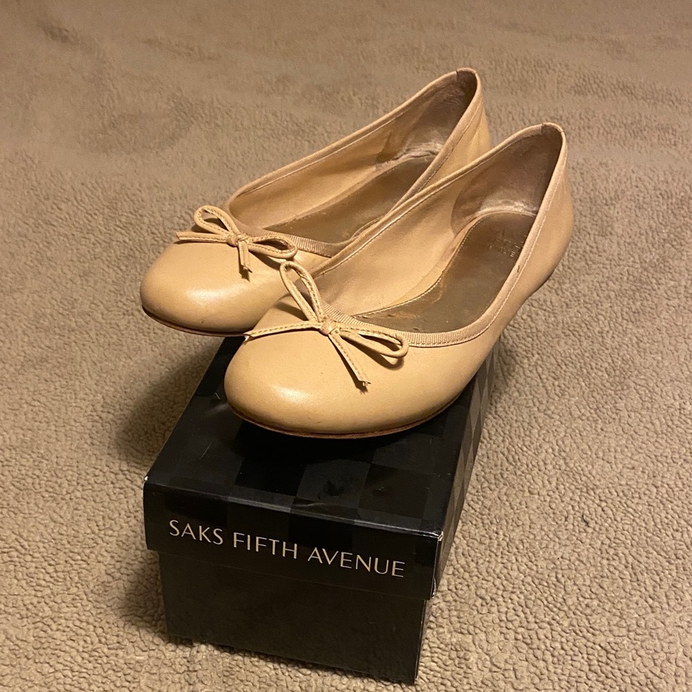 Saks Fifth Avenue Neutral Tan Leather Ballet Flats with Bow Trim